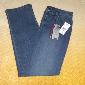 Women's Gloria Vanderbilt Amanda the Original Slimming Jean Size 6P NWT-$40.00